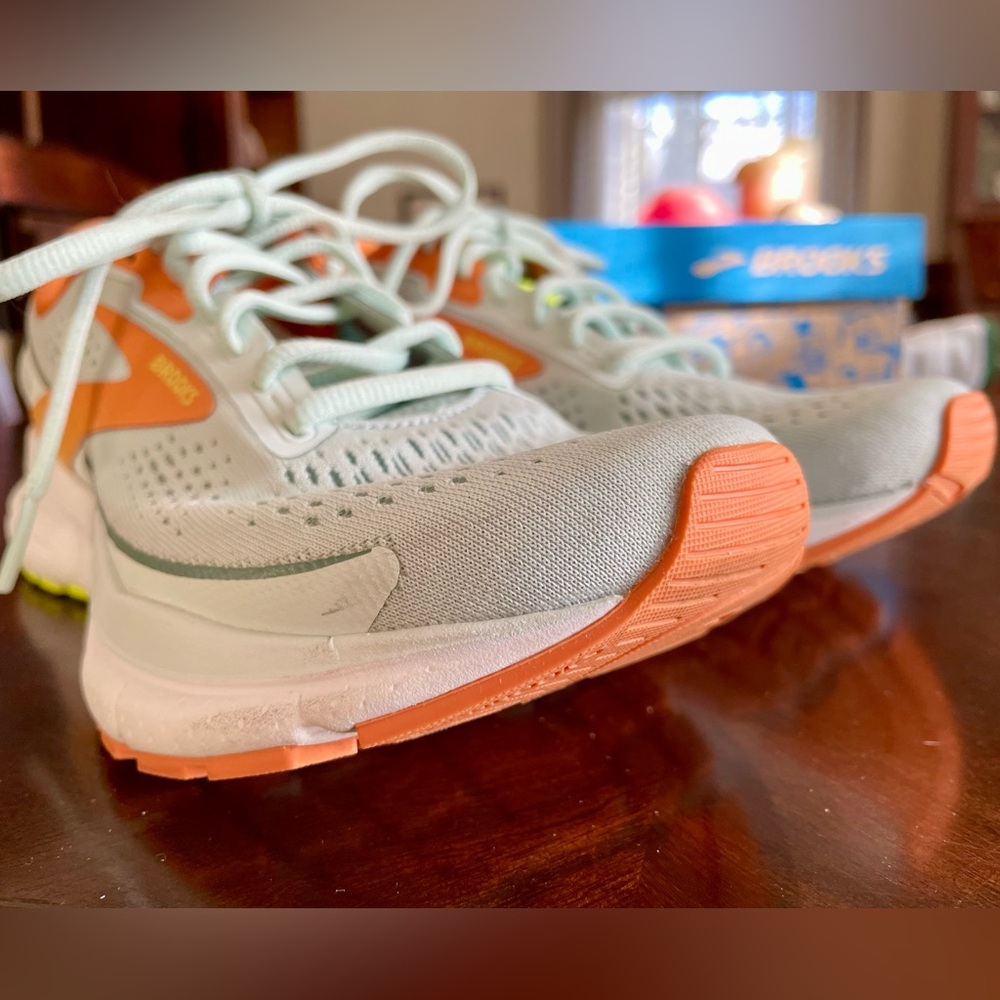 Brooks Trace 3 Women's Running Shoes (Size: 7.5) - Excellent Condition - Picture 7 of 16